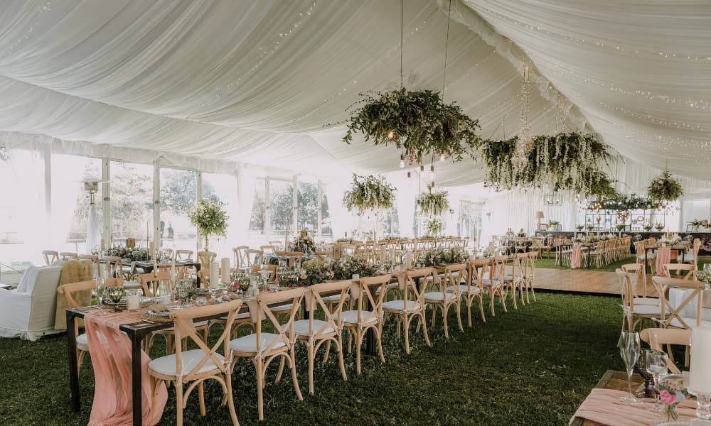 ejemplo de carpas para organizar bodas aire libre